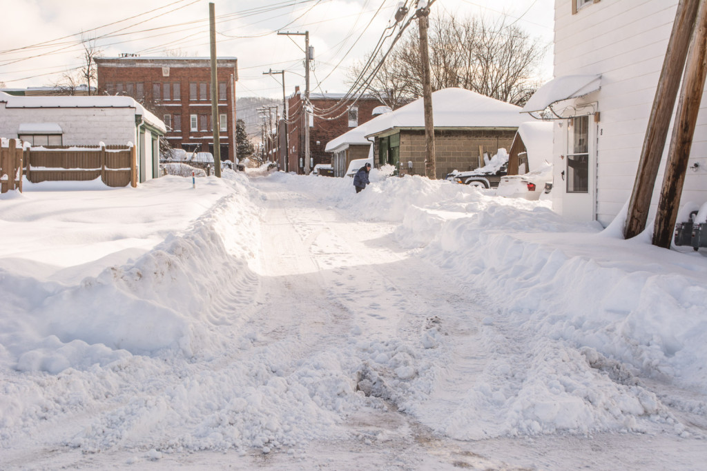 » Blizzard 2016 Images of Elkins in the Snow