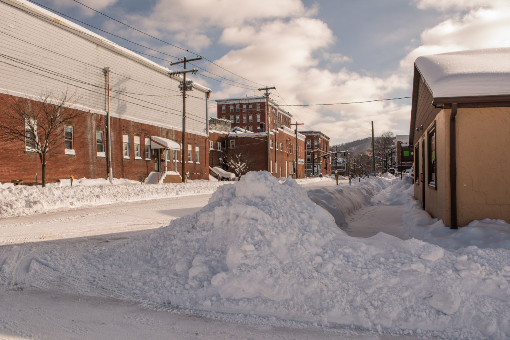 » Blizzard 2016 Images of Elkins in the Snow