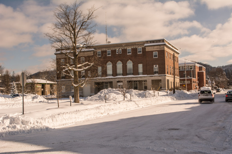 » Blizzard 2016 Images of Elkins in the Snow